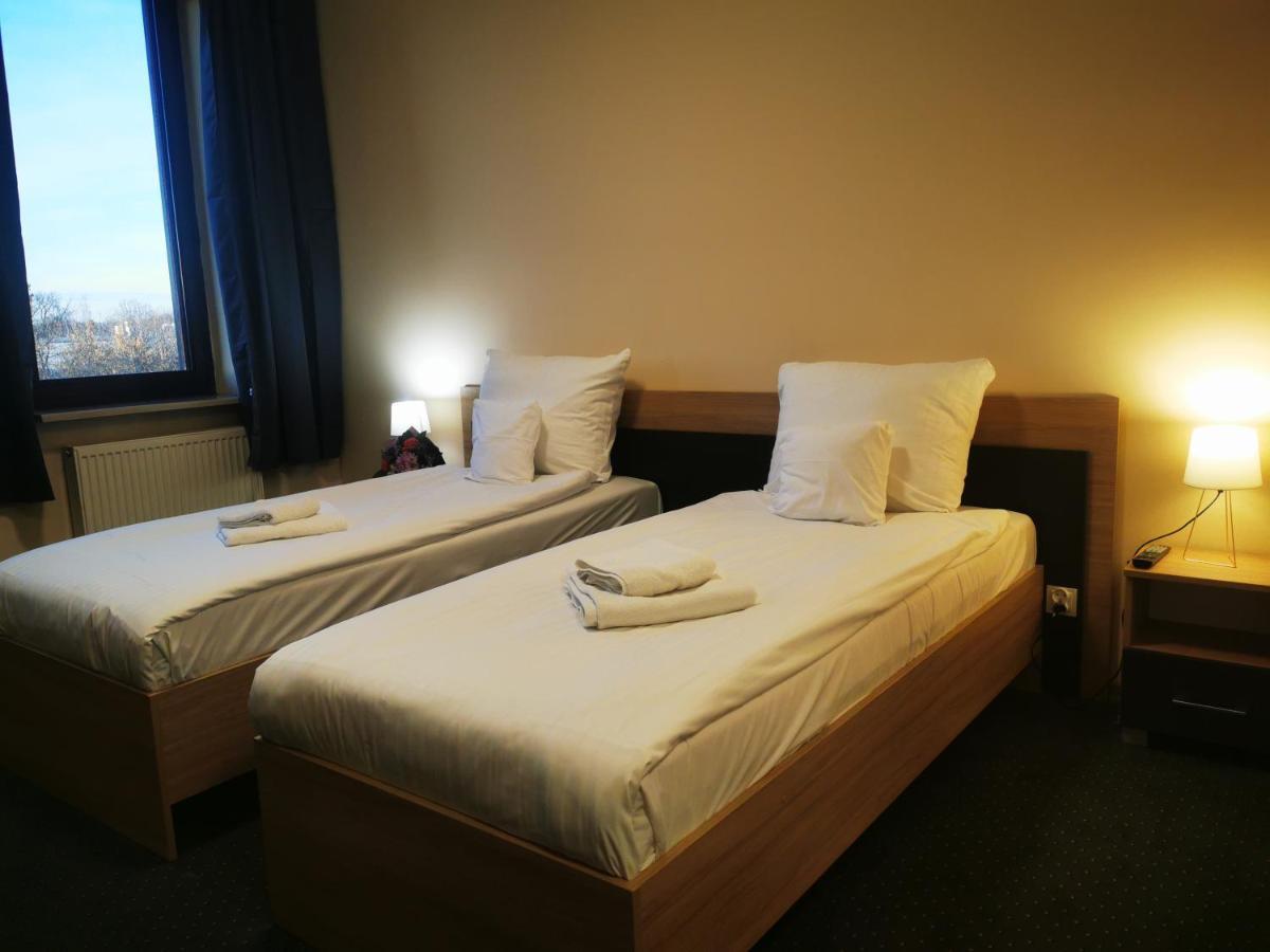 Fort Hotel Warsaw Ngoại thất bức ảnh