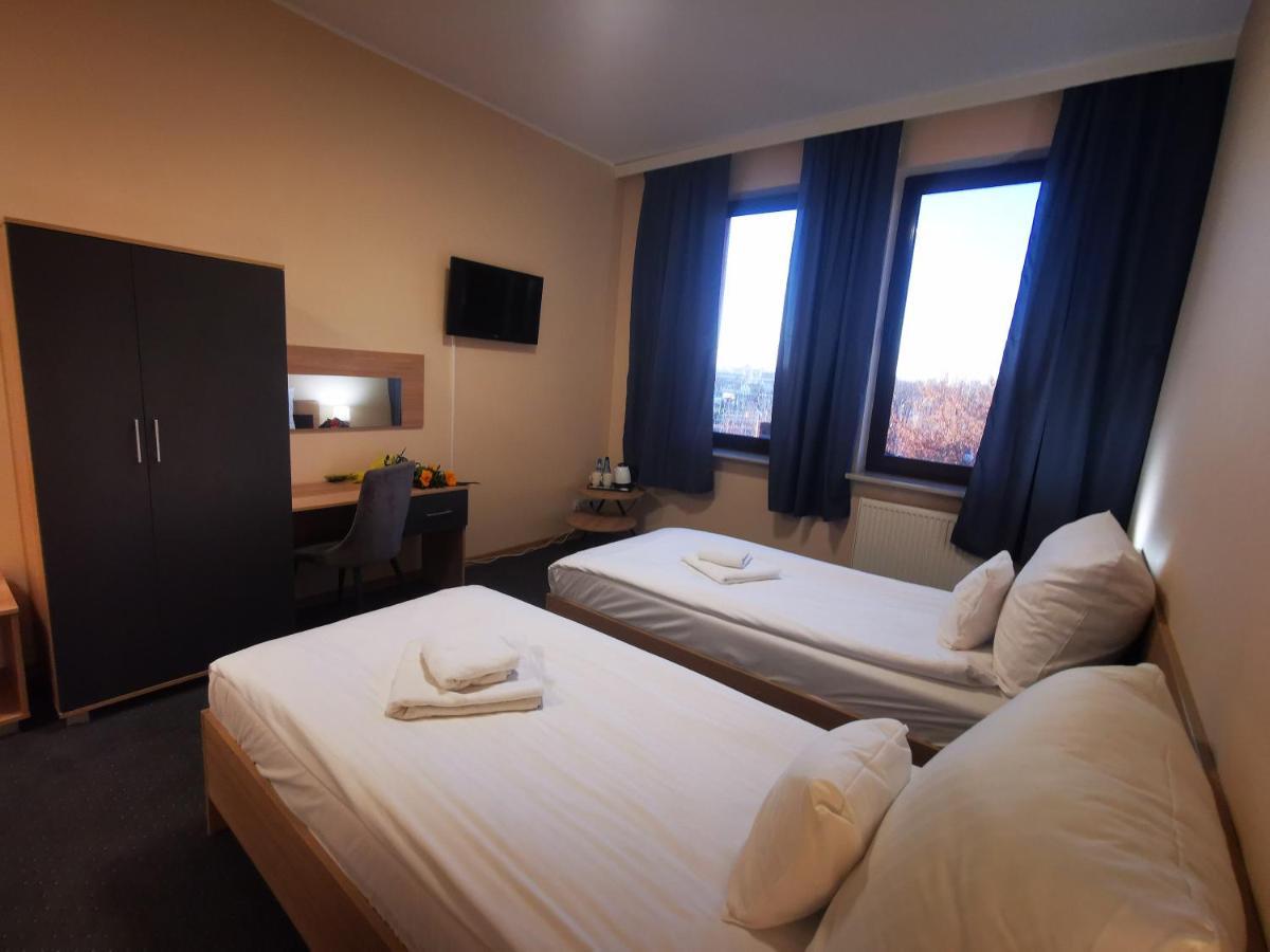 Fort Hotel Warsaw Ngoại thất bức ảnh