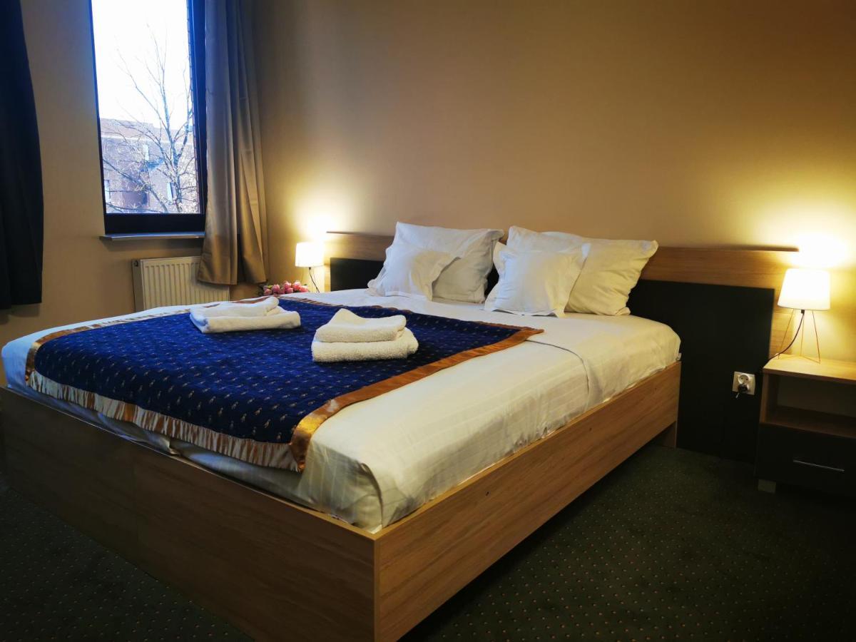 Fort Hotel Warsaw Ngoại thất bức ảnh