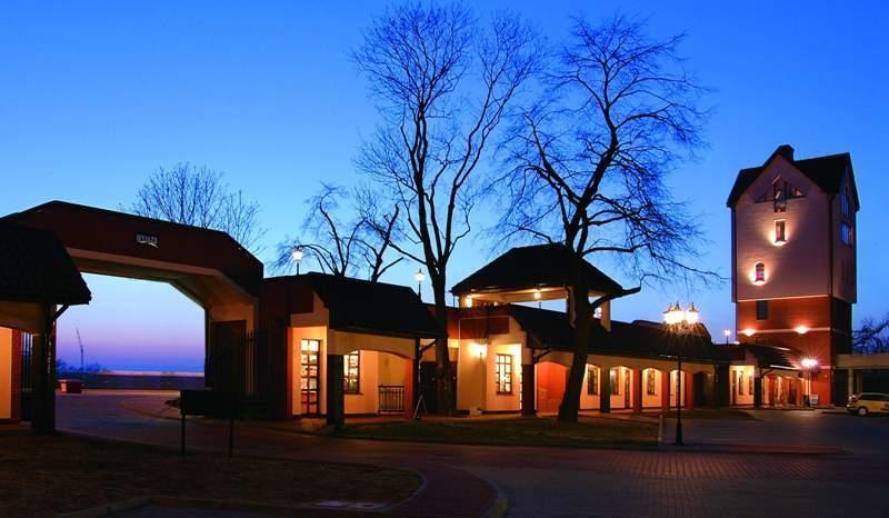 Fort Hotel Warsaw Ngoại thất bức ảnh