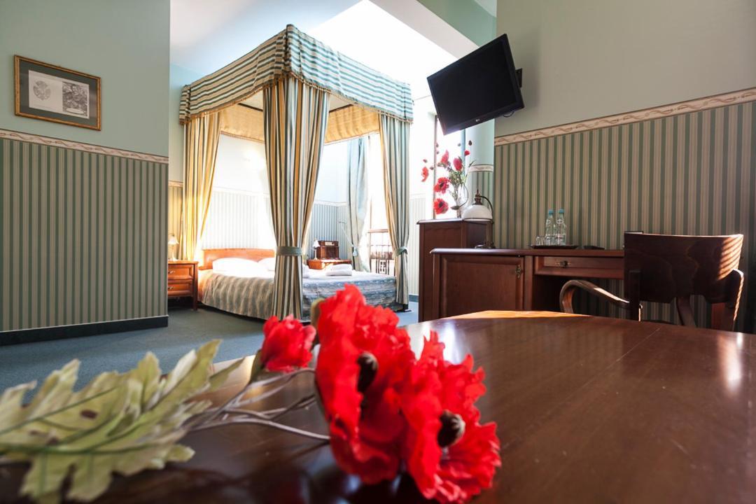 Fort Hotel Warsaw Ngoại thất bức ảnh