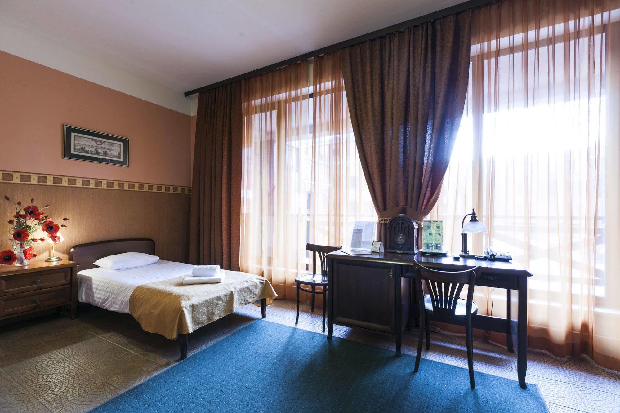 Fort Hotel Warsaw Ngoại thất bức ảnh